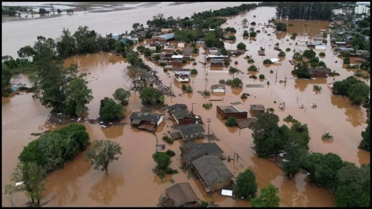 Banjir Bandang di Brasil Merenggut 39 Nyawa dan 70 Ribu Mengungsi Banjir Bandang di Brasil Merenggut 39 Nyawa dan 70 Ribu Mengungsi