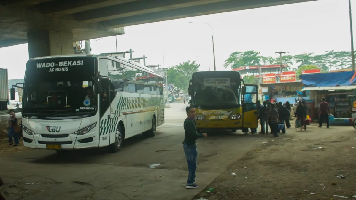 Pemerintah Dinilai Setengah Hati, Beri Aturan Batas Usia Bus, tapi Jual Kendaraan Lama Tak Berizin Pemerintah dinilai setengah hati beri aturan batas usia bus/