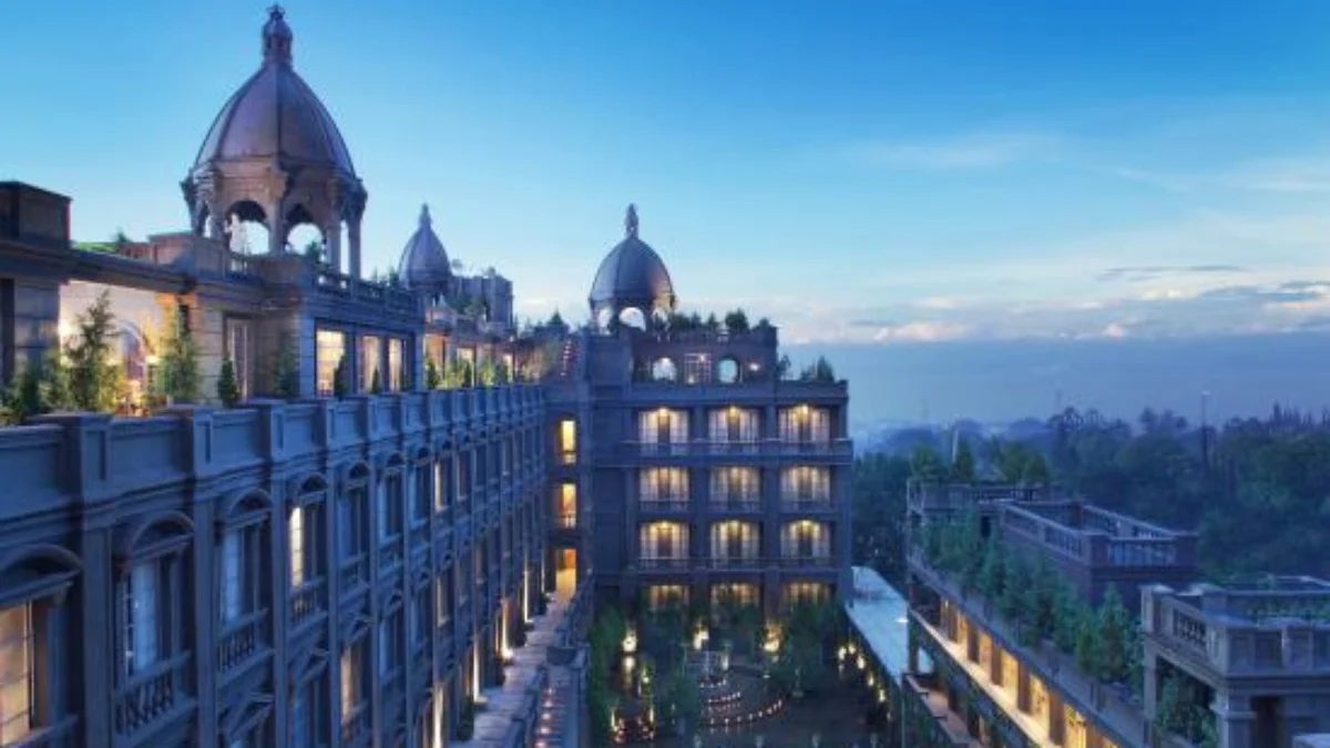 7 Pilihan Hotel Nyaman dengan Kolam Renang di Bandung untuk Liburan Singkat Akhir Pekan