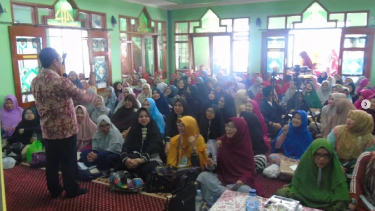ILUSTRASI hadir ke majelis ilmu yang ternyata banyak keutamaannya.