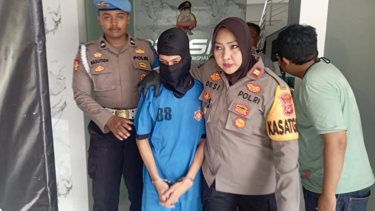 Polisi Tangkap Pelaku Penyerangan SPBU di Bogor Pelaku penyerangan SPBU di Bogor . Foto : Sandika Fadilah /Jabarekspres.com