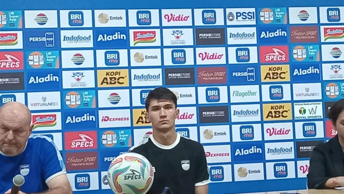 Kiper Persib Bandung, Kevin Rey Mendoza mengaku siap mencuri kemenangan di kandang Bali United. (Sadam Husen / Jabarekspres)