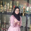 Siswi SMKN 3 Kota Bandung, Andini Sofya. Dirinya berhasil meraih juara 1 O2SN SMK se-Kota Bandung, cabang olahraga karate