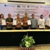 BISNIS : Direktur Keuangan (Plt Direktur Utama) PT Jamkrida Jabar sekaligus Ketua Asosiasi Perusahaan Penjaminan Daerah (Aspenda) Agus Subrata (tiga dari kanan) saat teken perjanjian kerja sama Jamkrida Jateng dan BPR. (ist)