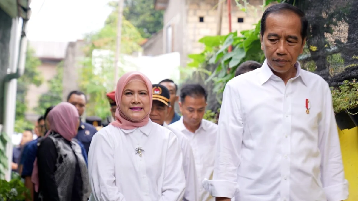 Penjabat Gubernur Jawa Barat Bey Machmudin mendampingi Kunjungan Kerja Presiden RI Joko Widodo dalam rangka meninjau pelaksanaan Pengukuran dan Intervensi Serentak Pencegahan Stunting Tahun 2024 di Posyandu Wijaya Kusuma, Kelurahan Kebon Pedes, Kecamatan Tanah Sareal, Kota Bogor, Selasa (11/6/2024).(Foto: Biro Adpim Jabar)