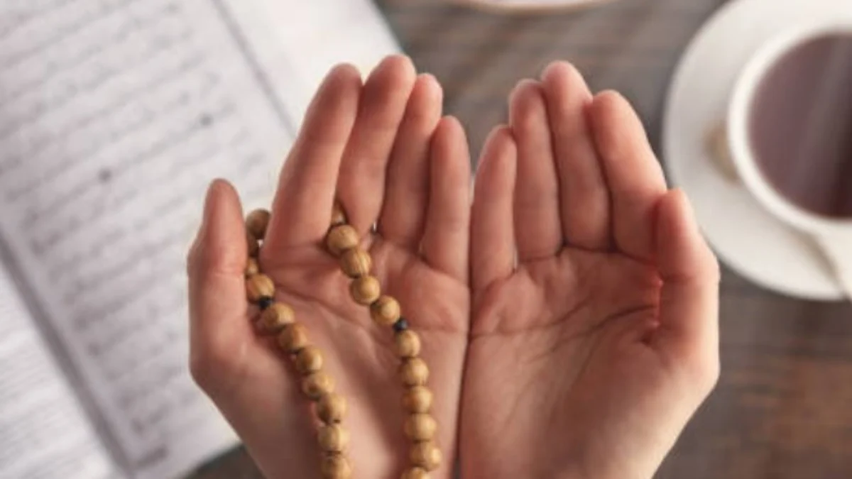 ILUSTRASI doa yang dilakukan di hari Arafah. (freepik)