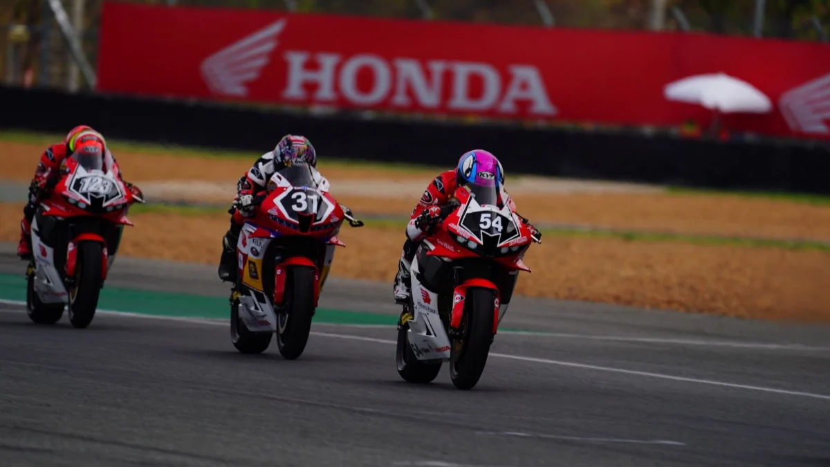 Aksi para pebalap Astra Honda dalam ajang Asia Road Racing Championship (ARRC) 2024 disirkuit Motegi.
