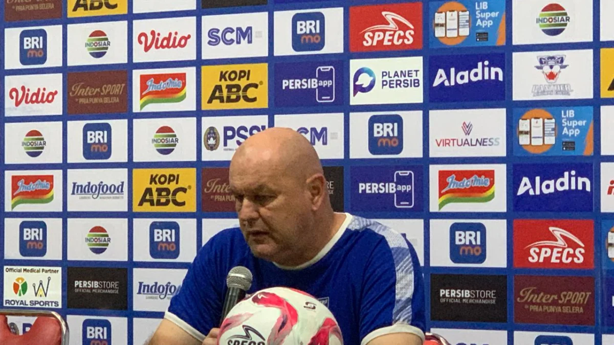 Matangkan Persiapan Asia dan Pramusim Liga, Bojan Hodak Stay bersama Persib Pelatih Persib Bandung, Bojan Hodak (Sadam Husen / JE)