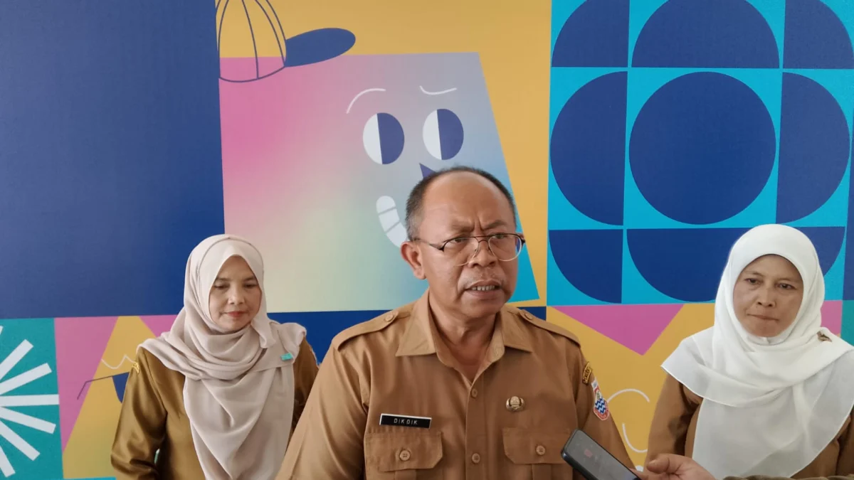 Cegah Kasus Keracunan, Pemkot Cimahi Perketat Pengawasan Jajanan Sekolah Doc. Sekretaris Daerah Kota Cimahi, Dikdik S. Nugrahawan usai Penutupan Pembinaan Jajanan Anak Sekolah (PJAS) di Techno Park Cimahi (Mong)