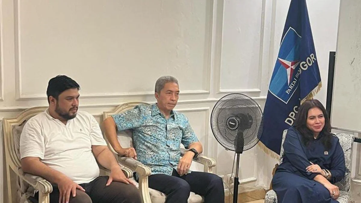 Jajaran pengurus DPC Partai Demkorat Kota Bogor bersama Bacawalkot Bogor Dedie A Rachim. (Yudha Prananda / Istimewa)