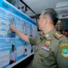 Plh. Kepala Dinas Pendidikan (Kadisdik) Jabar, M. Ade Afriandi meninjau pelaksanaan PPDB di seluruh wilayah Jabar.