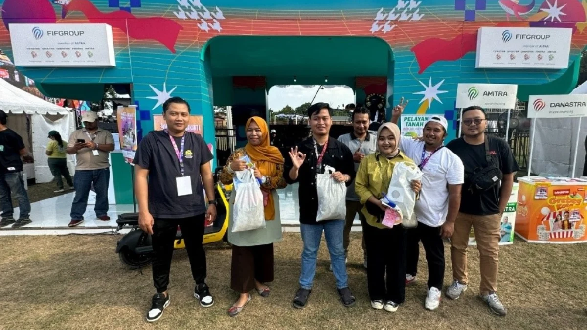 Nikmati Festival Musik Semesta Berpesta Tasikmalaya dari FIFGROUP FIFGROUP menghadirkan pameran berbagai macam jenis produk pada perhelatan Semesta Berpesta yang diselenggarakan pada 8 Juni 2024.