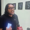 Ketua DPD Partai Demokrasi Indonesia Perjuangan Jawa Barat Ono Surono memberikan selamat untuk kemenangan Persib Bandung yang berhasil menyabet gelar juara Liga 1 Indonesia 2023/2024.