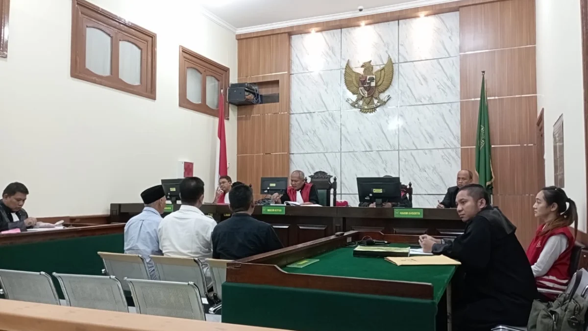 Sidang Perkara Tipu Gelap dengan Terdakwa Adetya Yessy Menghadirkan Tiga Orang Saksi Sidang Perkara Tipu Gelap dengan Terdakwa Adetya Yessy Menghadirkan Tiga Orang Saksi