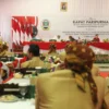 Pj Bupati Kabupaten Bandung Barat Ade Zakir saat menghadiri rapat paripurna/Suwitno Jabar Ekspres/