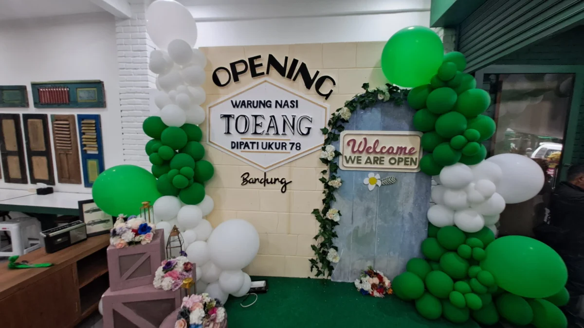 Nikmati Pengalaman Bersantap Nostalgia Ala Warung Nasi Toeang Bergaya Vintage di Bandung Wisata kuliner terbaru di Bandung, Warung Nasi Toeang