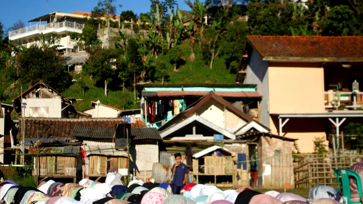 PRASEJAHTERA : Kampung Babakan Ampera, Jayagiri, Kecamatan Lembang.(son)