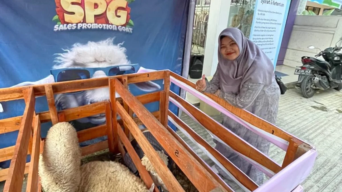 Lomba foto hewan kurban dalam rangka menyambut hari Raya Idul Adha 1445 digelar oleh Rumah Qurban bekerjasama dengan Ethica Store.