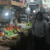 Kata Pengamat Ekonomi Soal Mangkraknya Revitalisasi Pasar Cihaurgeulis Aktivitas masyarakat di Pasar Cihaurgeulis, Kota Bandung. (Pandu Muslim/Jabar Ekspres)