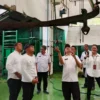 Pj Wali Kota Bogor, Hery Antasari didampingi Kadis DKPP Kota Bogor Chusnul Rozaqi beserta jajaran saat menyambangi RPH Bubulak, Kecamatan Bogor Barat, Rabu (12/6). (Yudha Prananda / Jabar Ekspres)