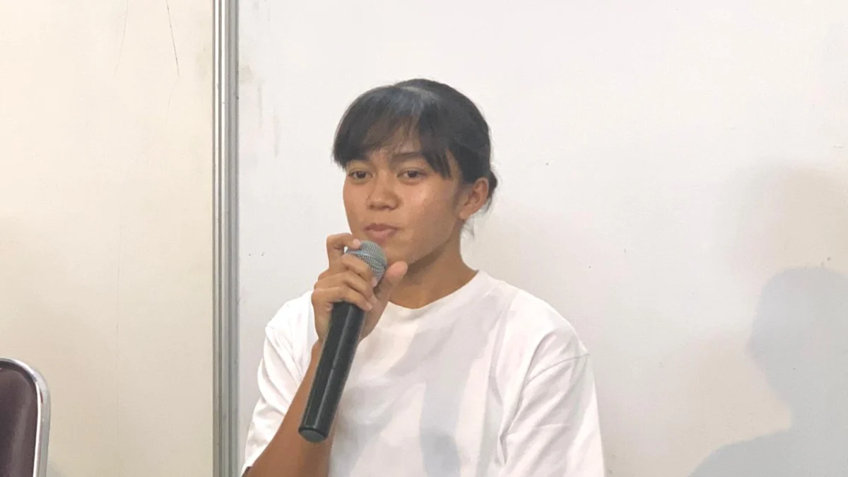 Reva Octaviani, Handal Mengolah Si Kulit Bundar di tengah Persepsi Masyarakat Soal Wanita Bermain Bola Potret Reva Octaviani, Eks Persib Putri yang kini tengah bergabung di Timnas Indonesia (Sadam Husen / JE)