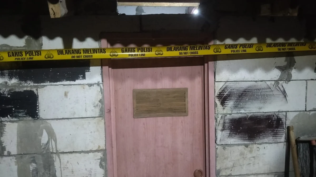 Tempat kejadian perkara (TKP) seorang pria berinisial R yang diduga bunuh diri akibat terkena penyakit di Cilengkrang, Kabupaten Bandung. Foto Istimewa