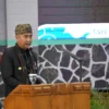 Pj Gubernur Jabar Bey Machmudin menghadiri Rapat Paripurna Kota Bogor Dalam Rangka Hari Jadi Ke-542 Kota Bogor Tahun 2024 di Ruang Rapat Paripurna DPRD Kota Bogor, Senin (3/6/2024).(Foto: Biro Adpim Jabar)