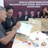 H Akhmad Dimyati dan Alam Mbah Dukun mendaftar ke KPU Kota Banjar dari jalur perseorangan dalam Pilkada Kota Banjar tahun 2024, Minggu 12 Mei 2024 dini hari. (Istimewa)