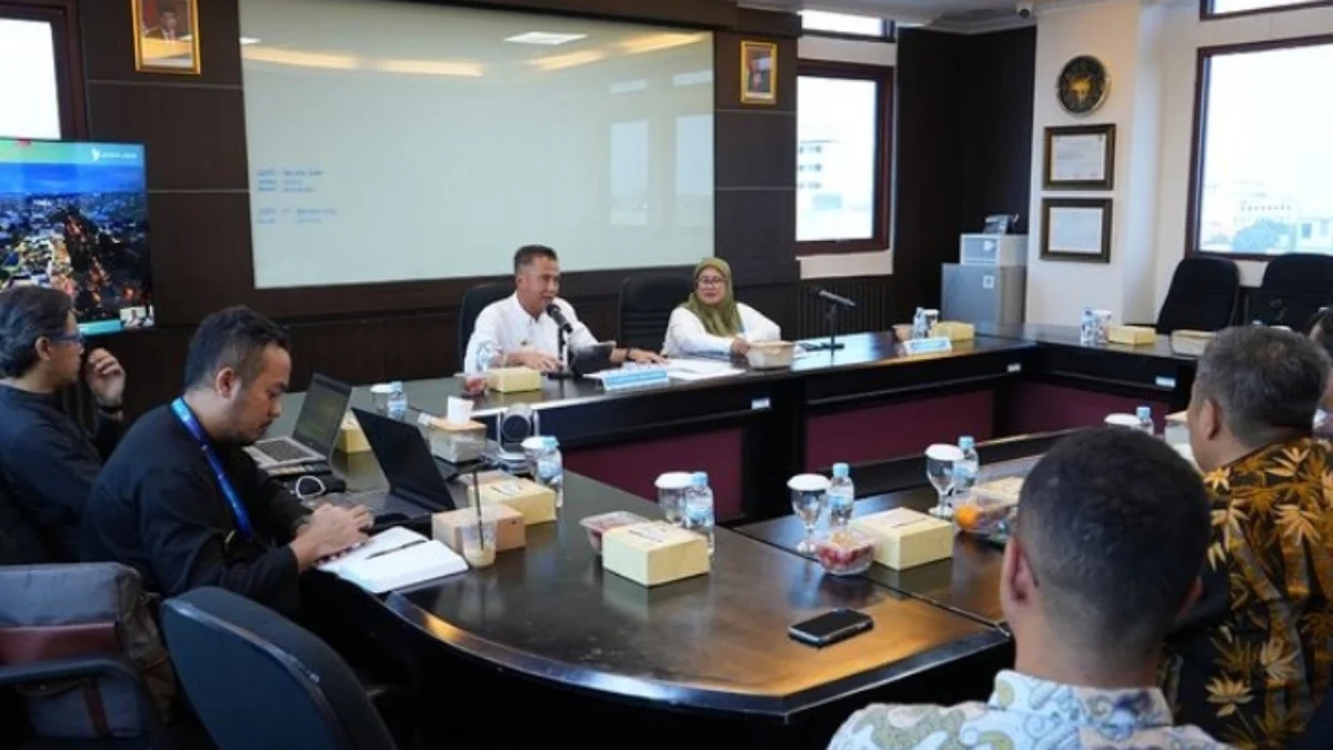 Pj Gubernur Jabar Bey Machmudin saat RUPS LB PT Jaswita Jabar, pekan lalu. (Ist)