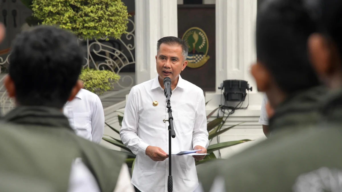 Bey Machmudin Ingatkan Panitia PPDB Jabar Antisipasi Pendaftar Membludak di Hari Terakhir