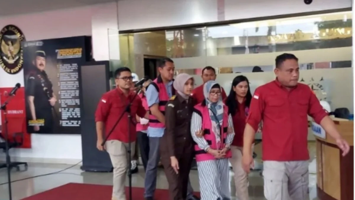 Kejagung Dalami Asal Muasal Pemasok 109 Ton Emas Ilegal yang Masuk ke Antam Dua dari empat tersangka emas ilegal PT Antam Tbk. Foto/ANTARA