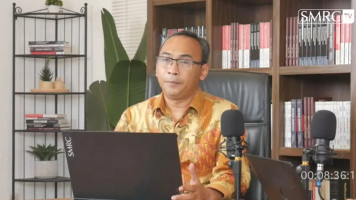 TANGKAPAN LAYAR : Direktur Eksekutif SMRC Deni Irvani menyampaikan hasil survei peta Pilkada Jabar awal Juni 2024, Jumat (7/6).