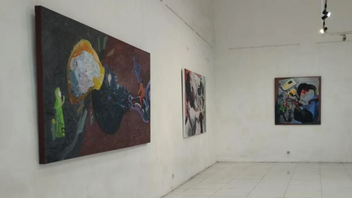 Sejumlah karya dalam pameran tunggal Ahmad Fauzi di Galeri Pusat Kebudayaan Jl. Naripan 9 Bandung.