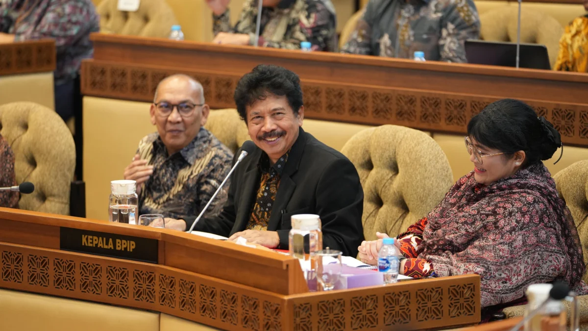 HADIRI RAPAT KERJA DAN RDP, KOMISI II DPR RI APRESIASI DAN DORONG PERKUAT KELEMBAGAAN BPIP