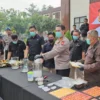 Dok. Polda Jabar saat musnahkan 23,9 kilogram barang bukti narkoba. Kamis (13/6).