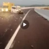 Video viral peristiwa laka lantas di Tol Cisumdawu, tepatnya di wilayah Kecamatan Conggeang, Kabupaten Sumedang. (Istimewa)
