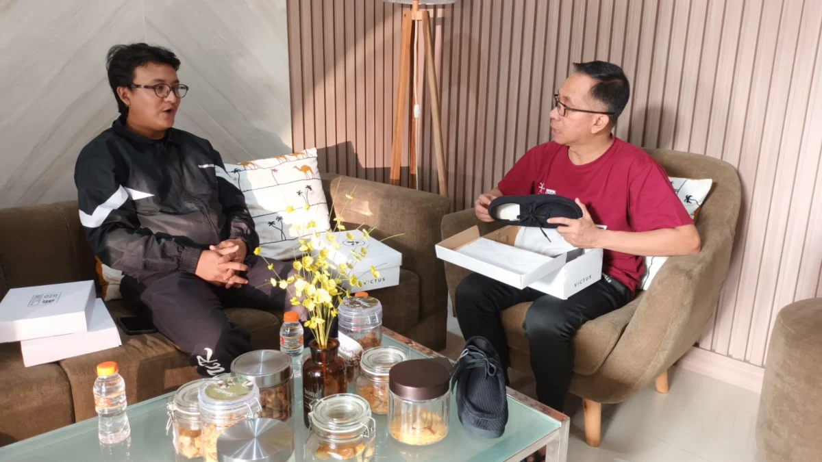 Calon Walikota Bandung, Asep Mulyadi, menyoroti potensi Usaha Mikro, Kecil, dan Menengah (UMKM) di Kota Bandung sebagai penggerak utama ekonomi lokal, hal ini disampaikan Asep di Bandung, Jumat (14/6/2024).