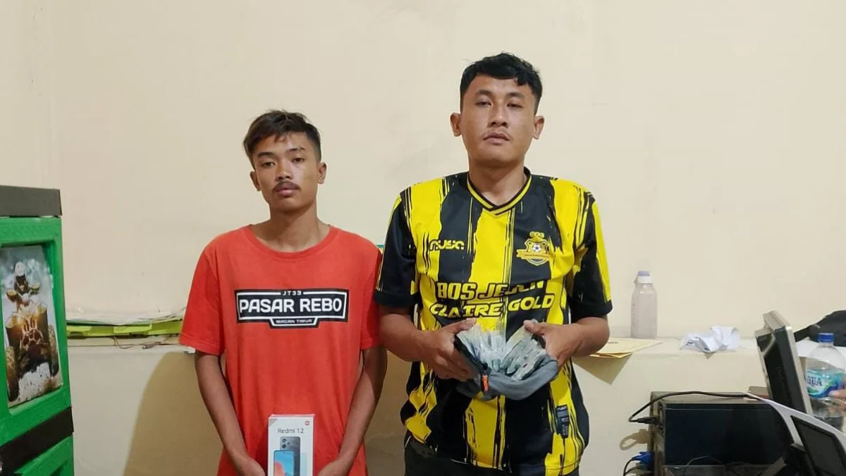 Selain Handphone, Polisi Amankan Ratusan Obat Keras Milik Pelaku Foto : Dok Polsek