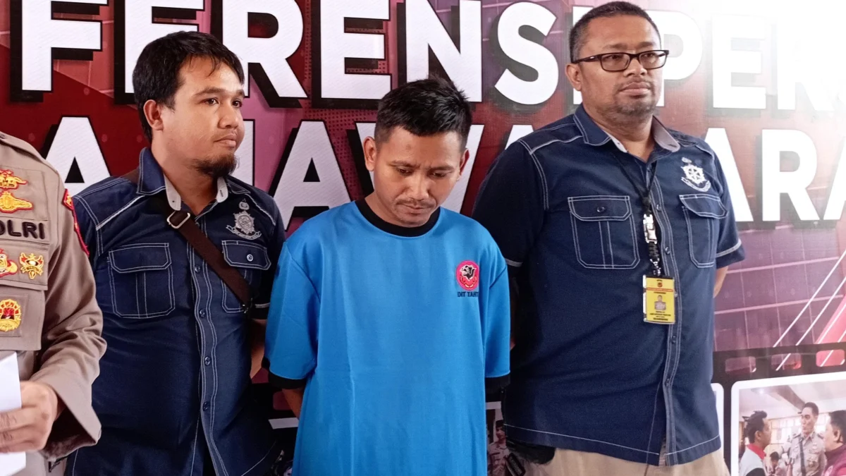 Dok. Pegi setiawan alias Perong (tengah) tersangka kasus pembunuhan Vina Cirebon. Foto. Sandi Nugraha.