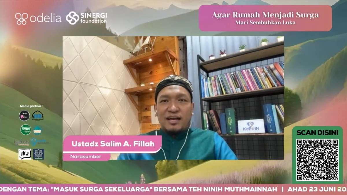 Di Kajian Online Sinergi Foundation Bersama Odelia Hijab, Ustaz Salim A. Fillah Beberkan Kunci Meraih Keberkahan Rumah Tangga