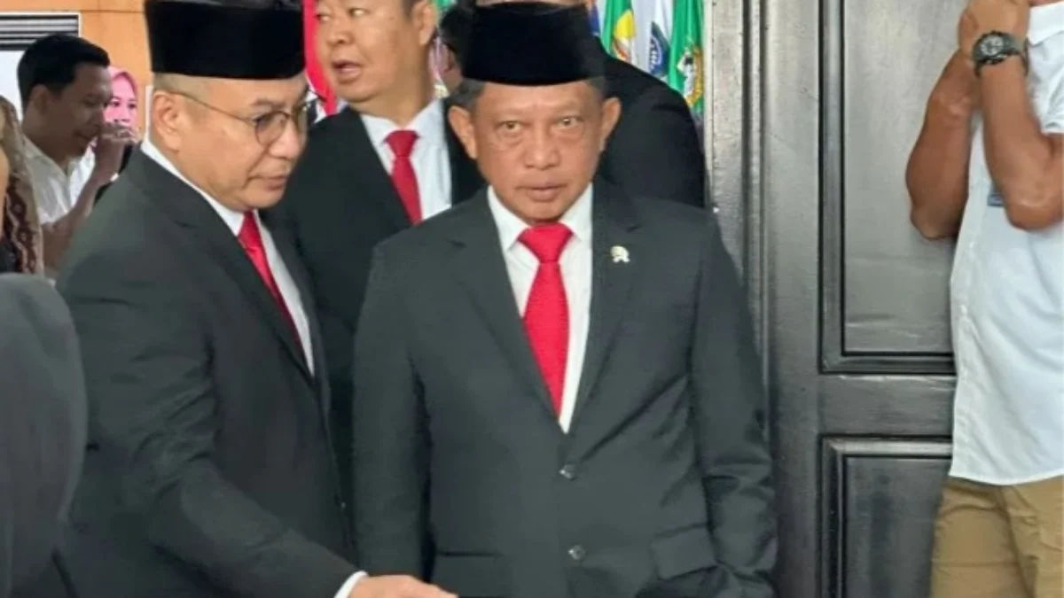 Mendagri Muhammad Tito Karnavian (tengah) usai menghadiri pelantikan Penjabat Gubernur Lampung di Kantor Kemendagri, Jakarta, Rabu (19/6). Foto/ANTARA