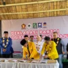 Lima ketua DPC partai di Bandung Barat saat melakukan penandatangan nota kesepahaman Koalisi Bandung Barat Maju di Situ Ciburuy, Padalarang, KBB. Rabu (19/6). Dok Jabar Ekspres/wit