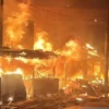 Kebakaran terjadi di Jalan Semeru Raya Ujung, Grogol Petamburan, Jakarta Barat pada Rabu (19/6) malam