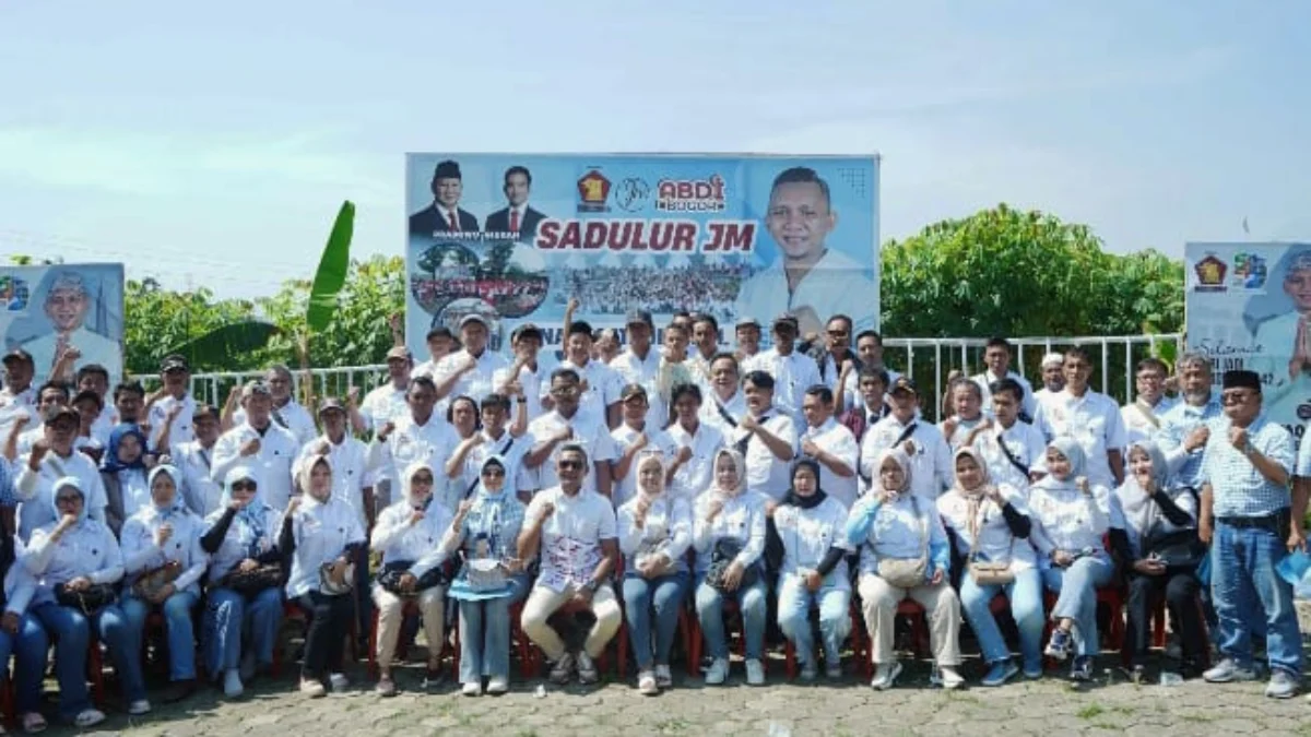 Bacawalkot Bogor, Jenal Mutaqin (Tengah) bersama tim pemenangan. (Yudha Prananda / Jabar Ekspres)