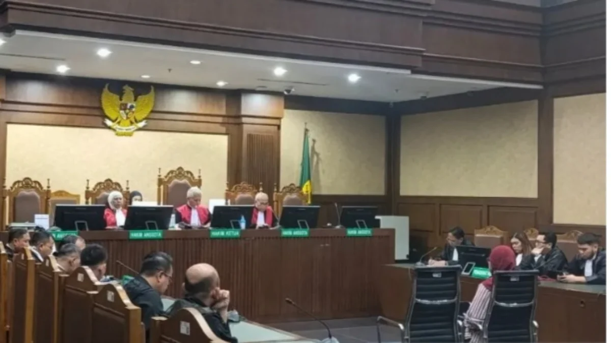 Mantan Dirut Pertamina Karen Agustiawan saat menjalani pembacaan putusan majelis hakim di Pengadilan Tipikor Jakarta, Senin (24/6). Foto/ANTARA