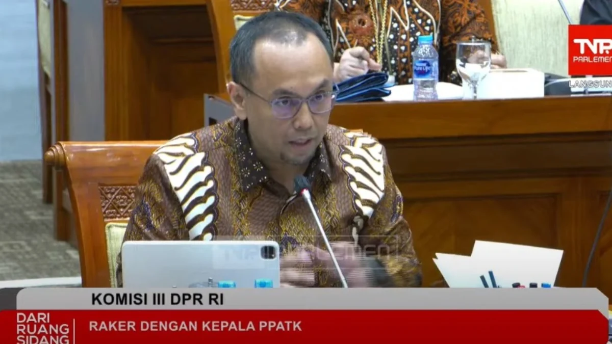 PPATK Sebut Lebih dari Seribu Anggota DPR Terlibat Judi Online Kepala PPATK Ivan Yustiavandana saat memaparkan data dalam rapat kerja bersama Komisi III DPR di Kompleks Parlemen, Senayan, Jakarta, Rabu (26/6/2024). (Tangkapan Layar / Youtube TVR Parlemen)