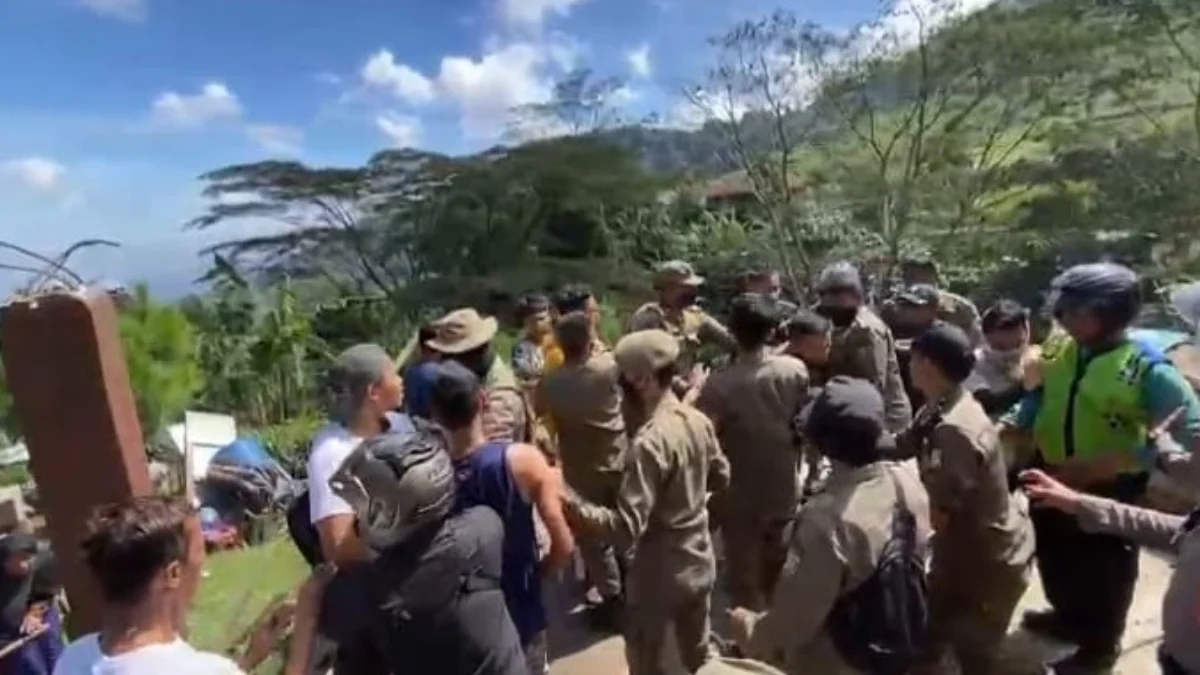 ricuh pedagang dan satpol PP di Puncak/Sandika Fadilah Jabar Ekspres/