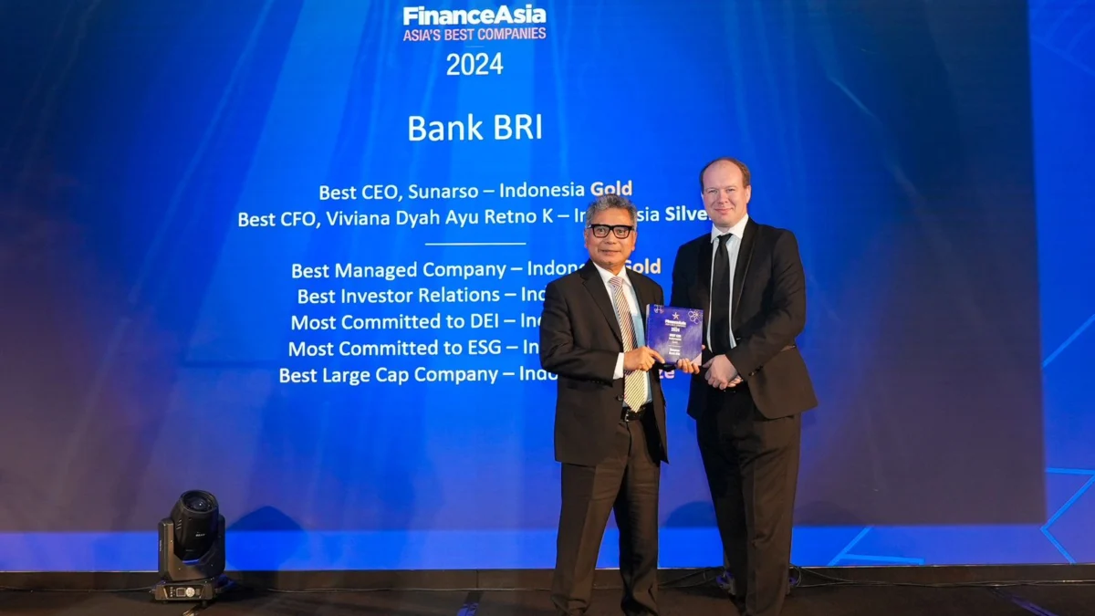Direktur Utama BRI Sunarso Dinobatkan Sebagai The Best CEO, BRI Borong 11 Penghargaan Internasional Dari Finance Asia Direktur Utama BRI Sunarso Dinobatkan Sebagai The Best CEO