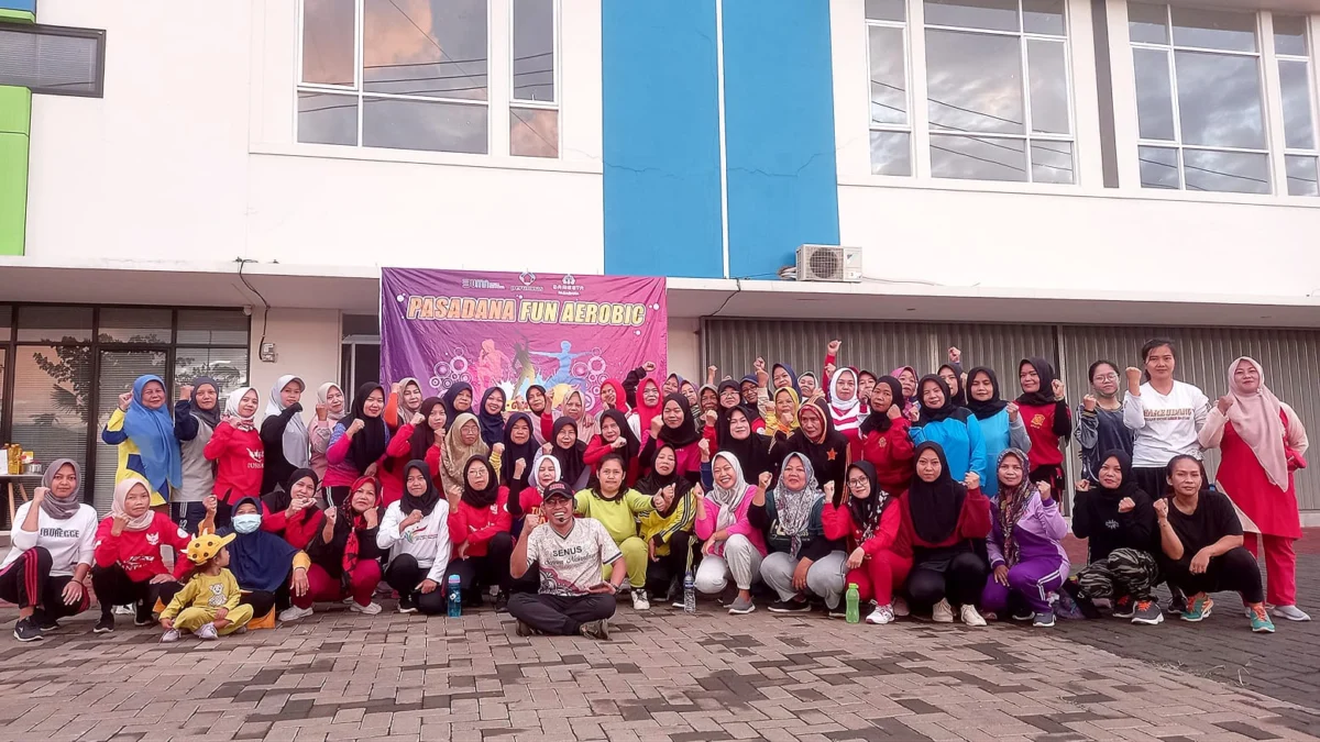Warga Bandung sangat antusias mengikuti acara Pasadana Fun Aerobic