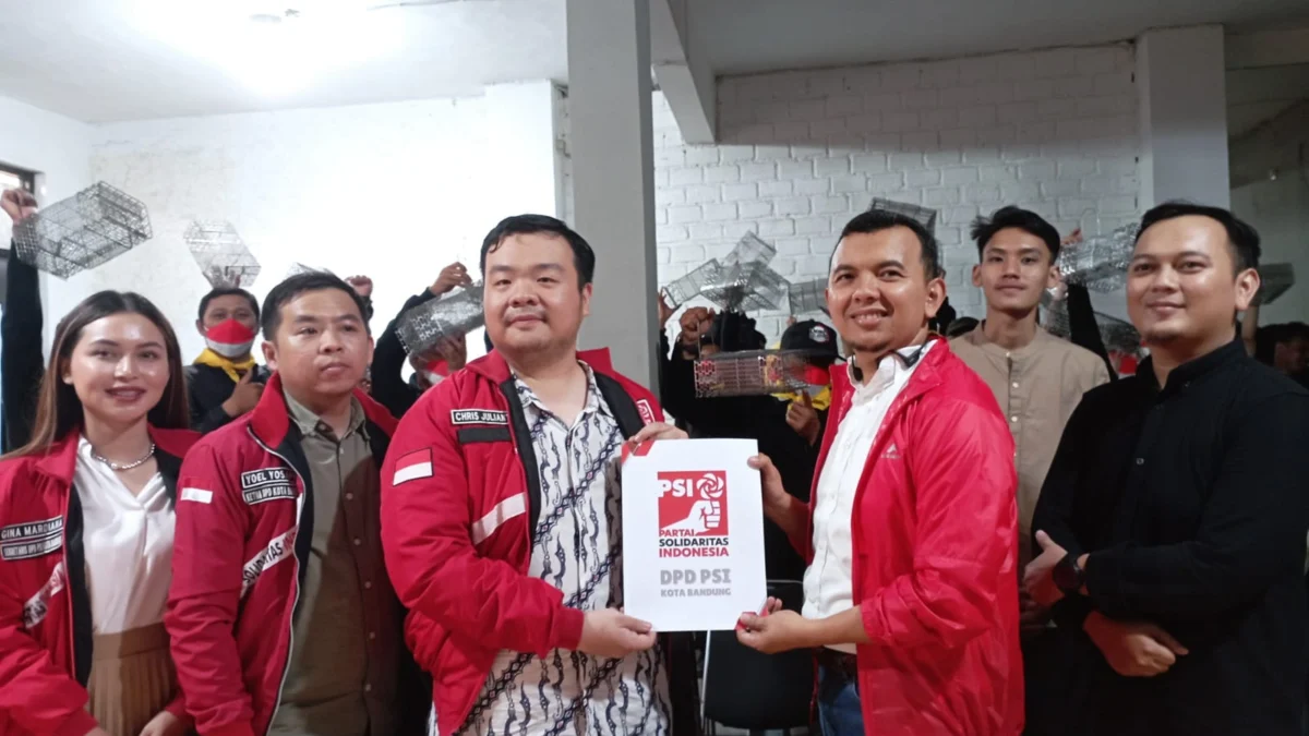 Daftar Penjaringan Pilwalkot Lewat PSI, Ajun Siap Bangun Kota Bandung Lebih Baik Dok. Ir. H. Juwanda atau Ajun saat daftar Cawalkot 2024 lewat penjaringan DPD PSI Kota Bandung. Rabu, (5/6). Foto. Sandi Nugraha.